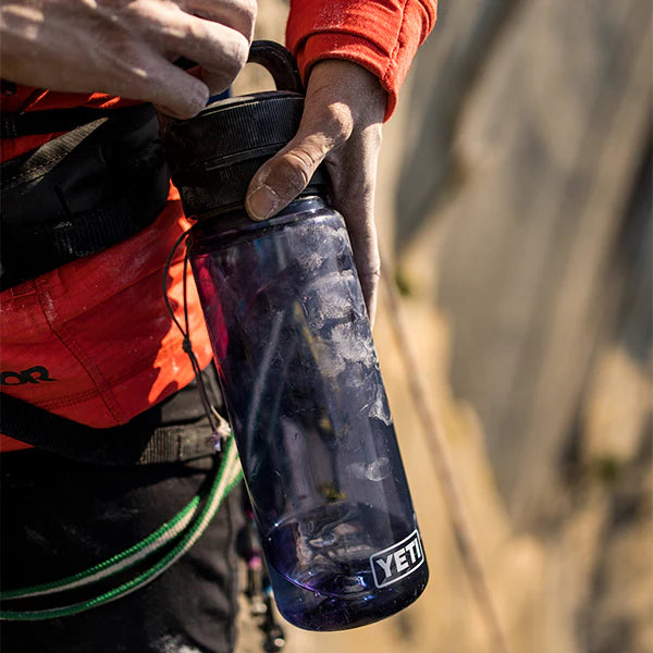 YONDER 750 ml WATER BOTTLE WITH CHUG CAP