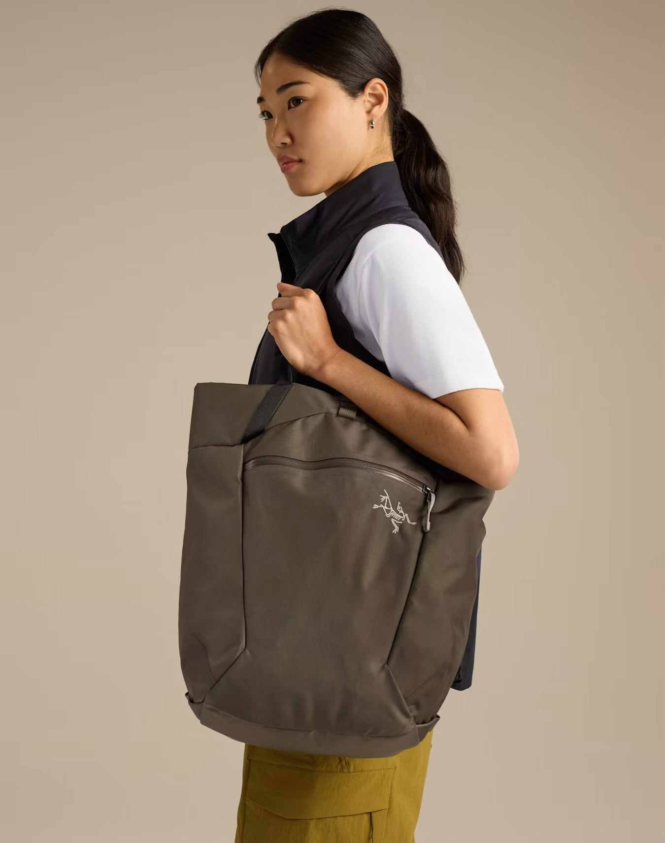 Axios 20 Tote