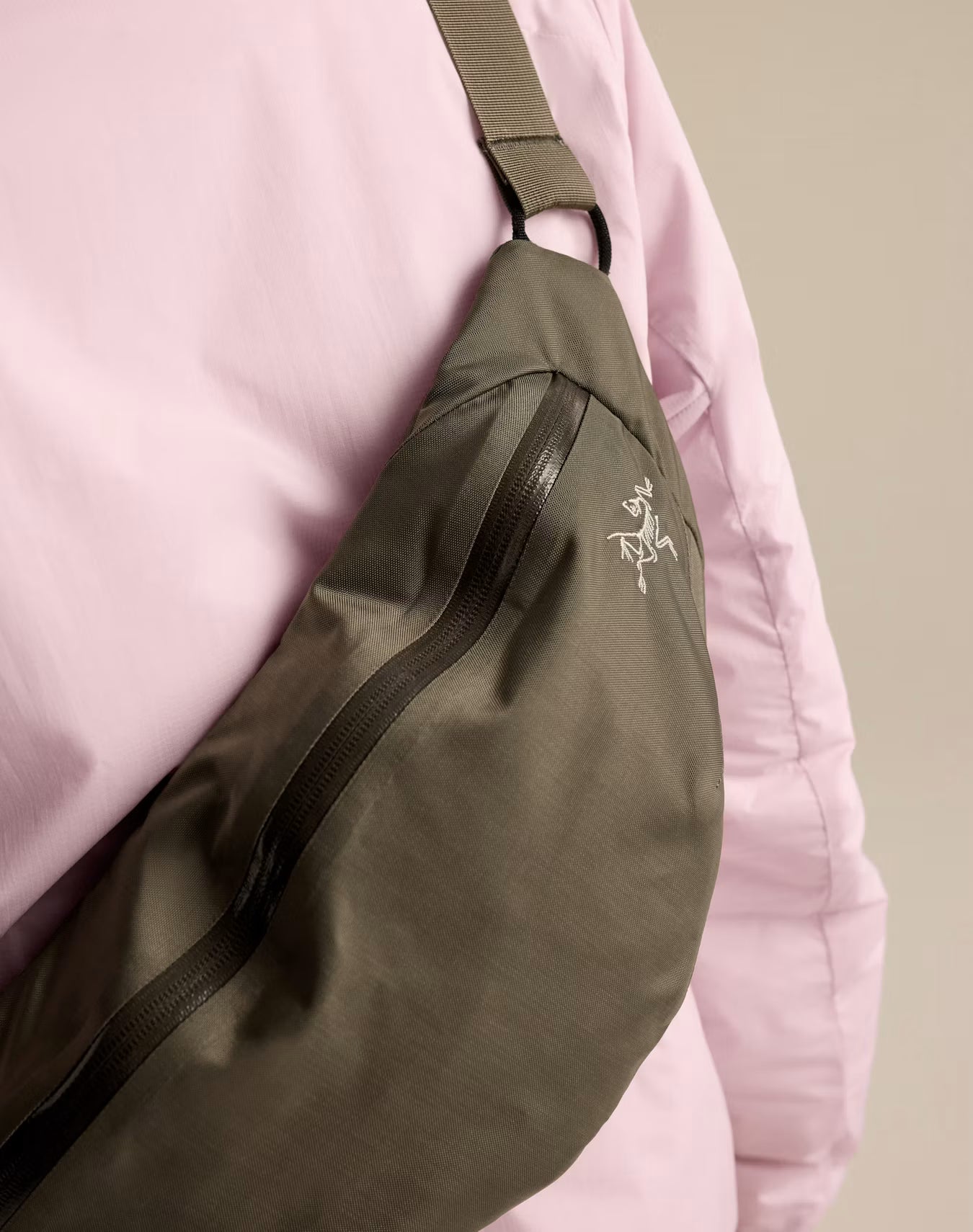 Axios 4 Crossbody